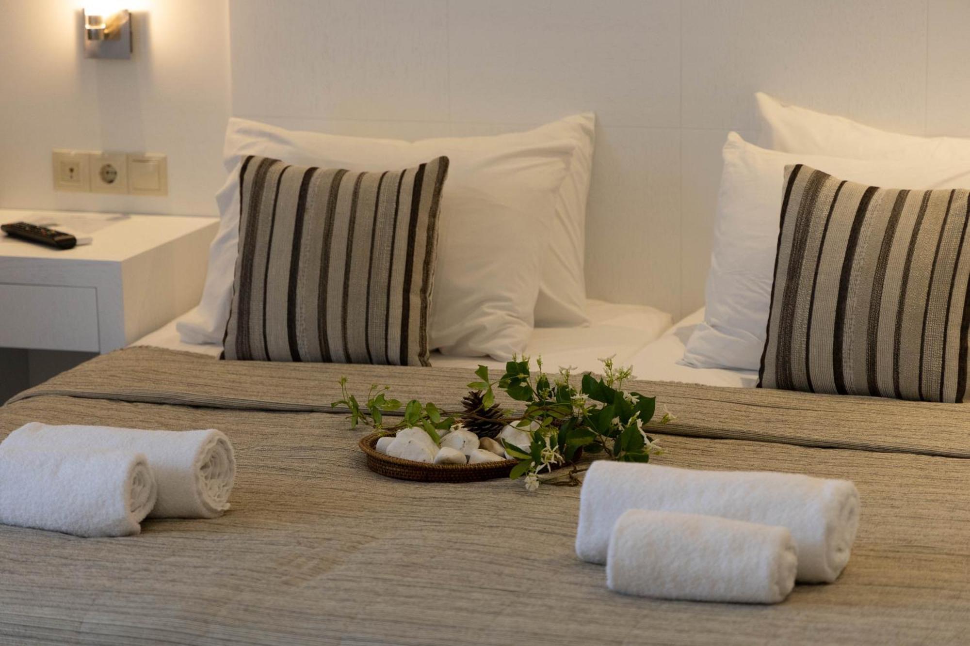 Eva Mare Hotel & Suites - Adults Only อาเยีย เปลาเยีย ภายนอก รูปภาพ